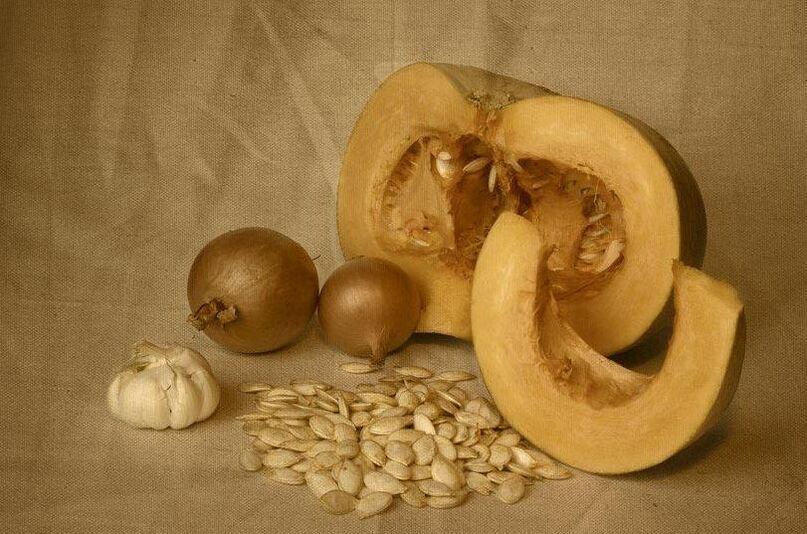 Pumpkin seeds are one of the most effective folk remedies for treating prostatitis in men.